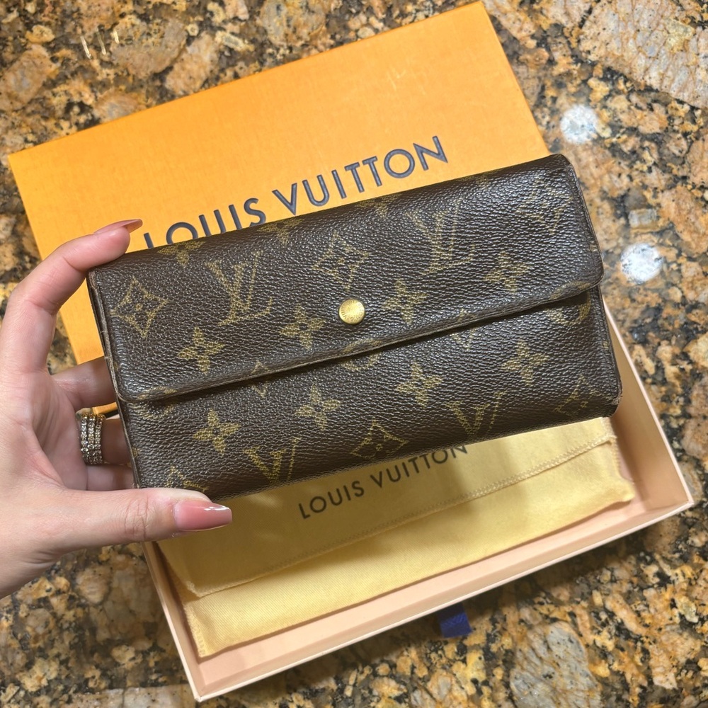 🌸Louis Vuitton Brown Monogram Wallet - Picture 3 of 12